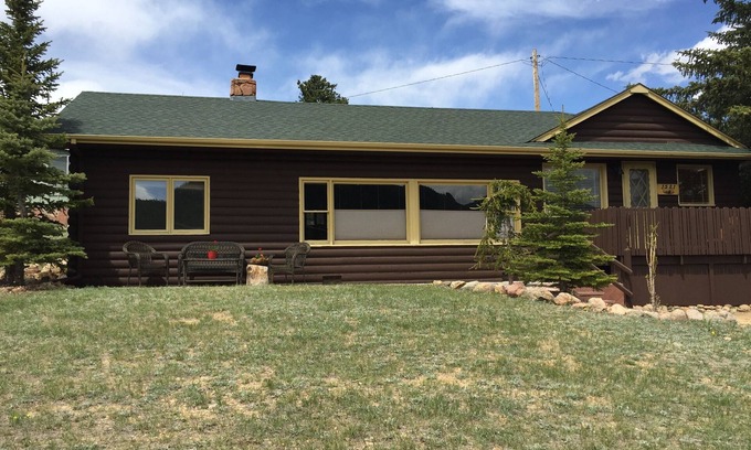 Estes Park Cabin | Historic Cabin with Spectacular Views & Full Kitchen Access