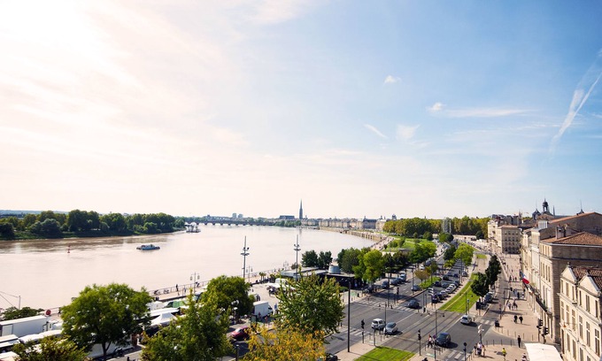 Bordeaux Apartment | Unforgettable Stay in Historic Center with River Views