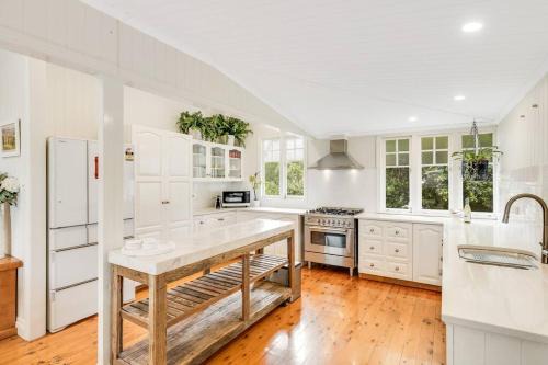 East Toowoomba House | Historic Elegance & Family-Friendly Comfort Await You