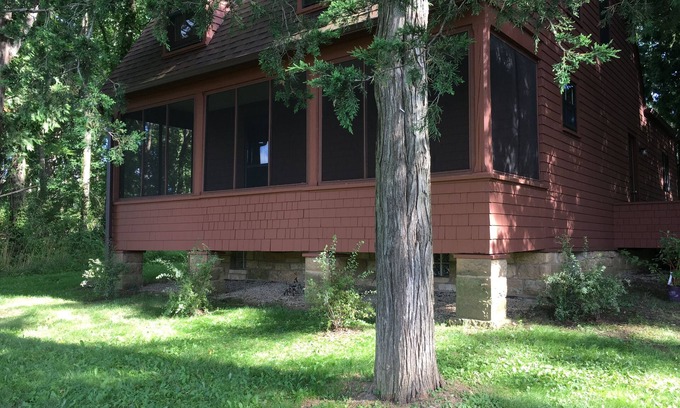 Spring Green House | Historic Cottage with Ocean View in Spring Green, Wisconsin