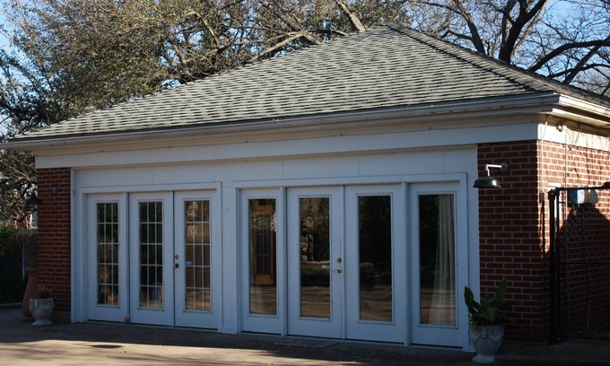 North Waco Cottage | Historic Cameron Park Cottage: Pet-Friendly & Highly Rated