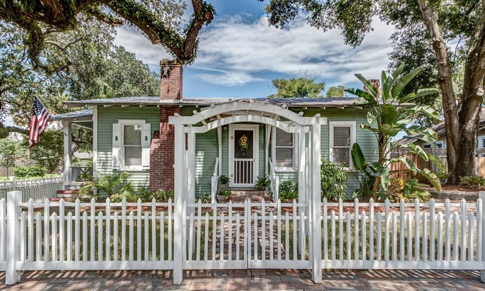 Sanford Cottage | Historic Cottage with Ocean View & Spa, Rated 10/10