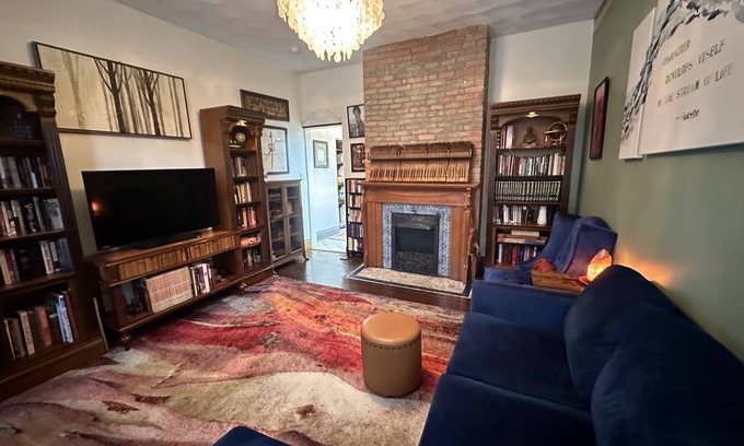 Columbus House | Historic Retreat with Spa & Breakfast Near Downtown