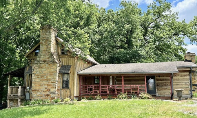 Arrington Cabin | Charming Historic Creekside Cabin with Family-Friendly Amenities