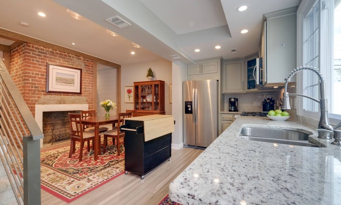 Old Town Fredericksburg House | Historic Downtown Gem with Spa & Breakfast - Book Now!