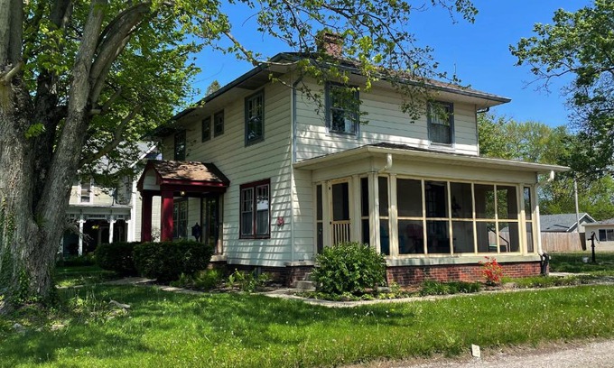 Brownsburg House | Historic Downtown Brownsburg Home with Breakfast & Family Fun