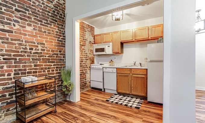 Athens Cottage | Historic Downtown Carriage House near UGA - Top Rated Stay