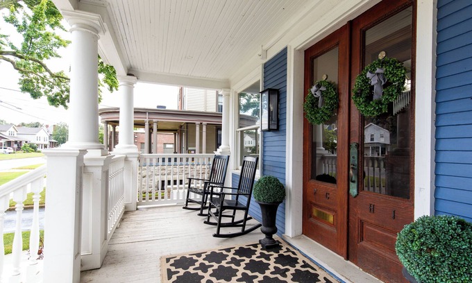 Sandusky Condo | Stylish Downtown Retreat with Pool and Pet-Friendly Amenities