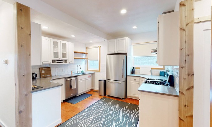 Enumclaw House | Historic Duplex with Mountain Views & Enclosed Yard Retreat