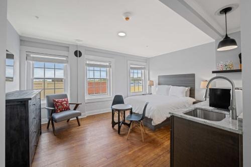 Conway House | Historic Elegance Loft in Downtown Conway - Rated 10/10