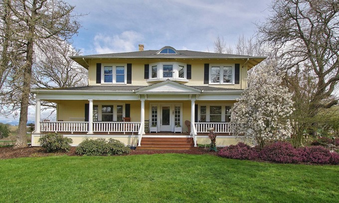 Polk County Other | Idyllic Family Farm Retreat with World-Class Wine Experience
