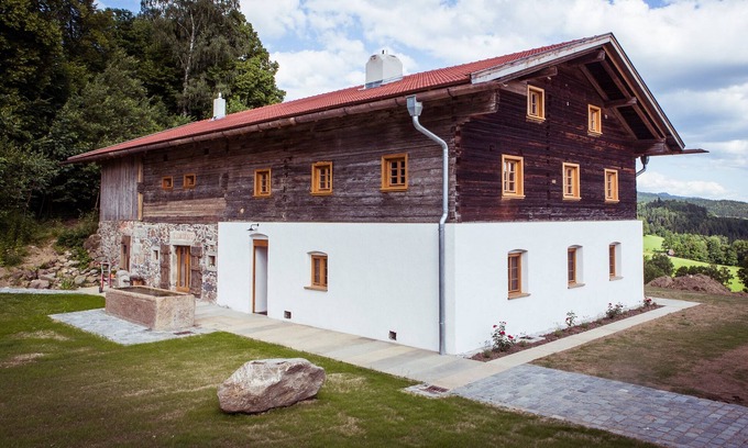 Drachselsried House | Historic Farmhouse with Sauna, Pond & Hot Tub - 10/10 Rated