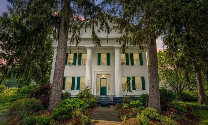 Trumansburg House | Historic FLX Colonial: Family-Friendly Retreat Near Ithaca
