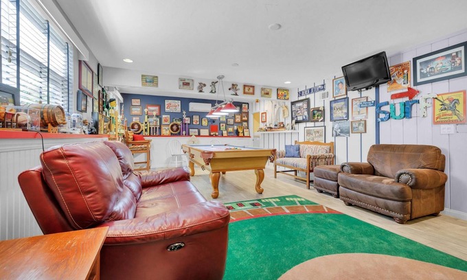 Bankers Hill House | Historic Gem in Little Italy with Spa and Pool Amenities