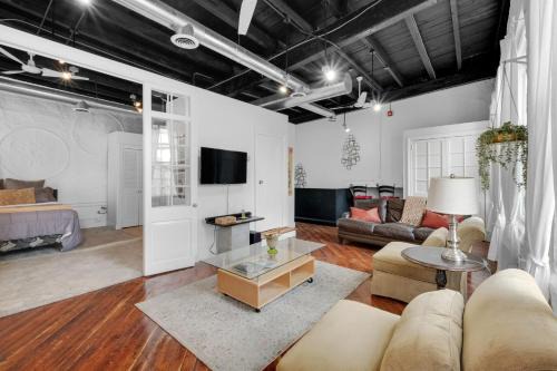 Germantown Apartment | Historic Germantown 1br Loft