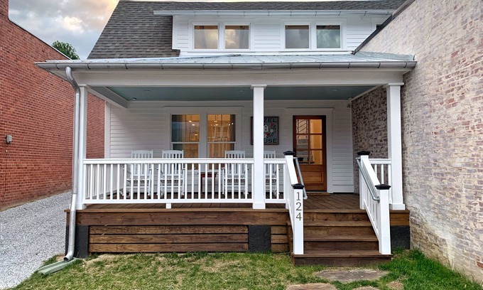 Bryson City House | Experience Historic Hazel House in Downtown Bryson City