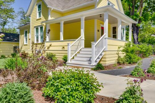Northeast Neighbors House | Delightful Historic Salem Home with Capitol View & Spa