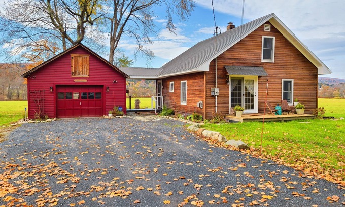 Waitsfield House | Historic Retreat with Mountain Views & Snowmobile Trails