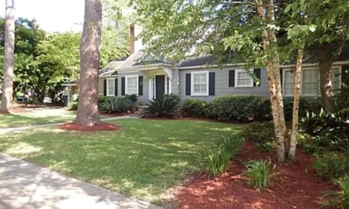 Hahira House | Historic Home on Main Street - Guest Rated 9.8/10