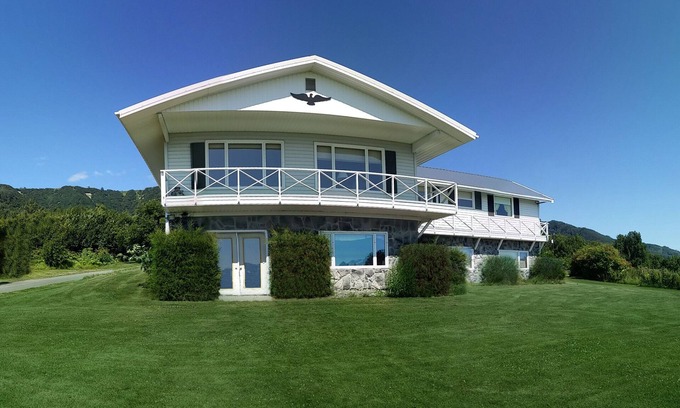 Kachemak Apartment | Historic Home with Ocean View on 28 Acres - Bob's Suite