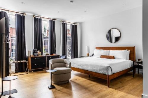 Bangor Apartment | Historic Hotel Room with King Bed & Market Square Views