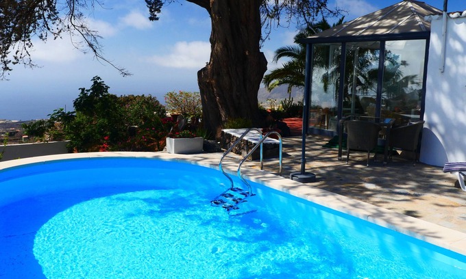 El Paso House | Historic House with Ocean Views & Pool in Southern Aridanetal