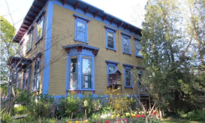 Warren Apartment | Historic Italianate Apartment with Spa & Pet-Friendly Amenities