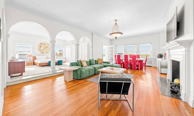 Hanover Place Apartment | Historic Kansas City Penthouse Loft in the Heart of KC