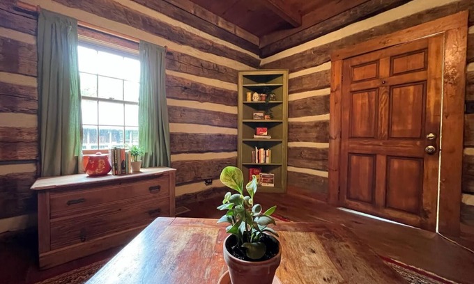 Chatsworth Cabin | Historic Log Cabin Retreat with Spa & Hot Tub Access
