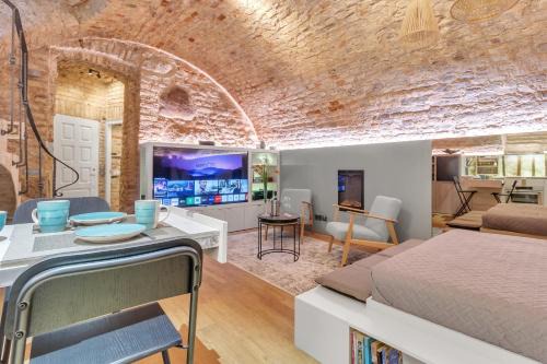 Old Town Apartment | Historic & modern Arch-Studio - ArcLoft07