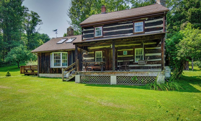 Drifting Cabin | Historic Morrisdale Area Cabin with Fireplace & Family Amenities