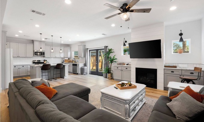 Roseville House | Historic Roseville Long Stay with Family-Friendly Amenities