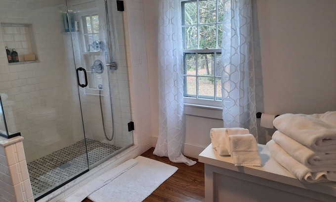 Ivoryton House | Enchanting Sanctuary Retreat with Pool and Spa Access