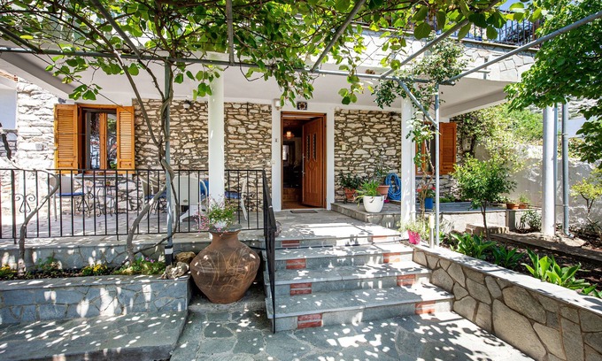 Thasos House | Historic stone house with charm in Theologos - plenty of space & village idyll