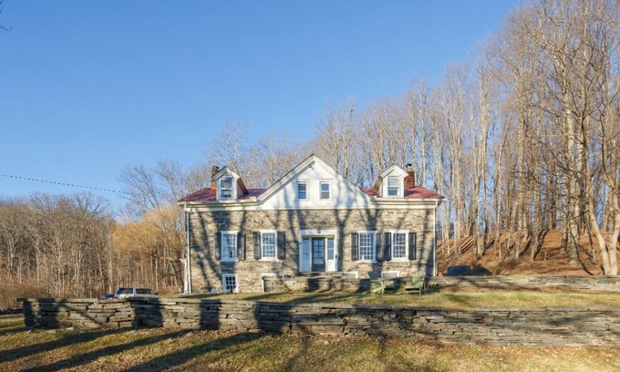 Accord House | Historic Stone House Retreat in the Heart of the Gunks