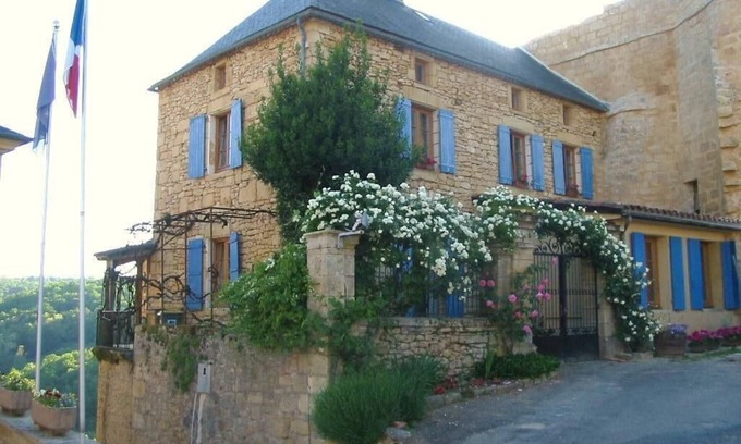 Carlux Villa | Historic Stone House with Pool Near 11th Century Castle