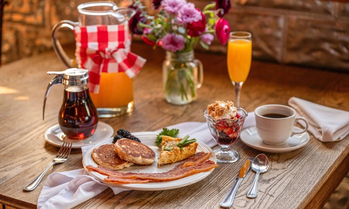 Fredericksburg Bed & Breakfast | Historic Texas Oil Boom B&B in Fredericksburg built in the 1860s!