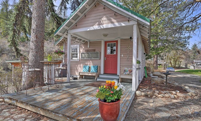 Twisp Cottage | Charming Historic Twisp Cottage with Mountain & River Views