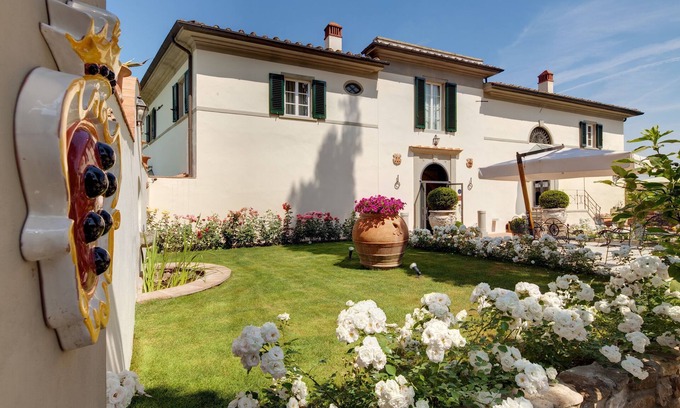 Grassina Villa | Historic Villa in Tuscany with Pool, Spa & Perfect Score