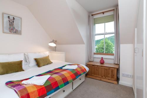Ballater Apartment | Historic Village Retreat with Breathtaking Views