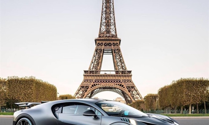 16th Arrondissement Apartment | Experience Historic Elegance at Rue Passy, Paris