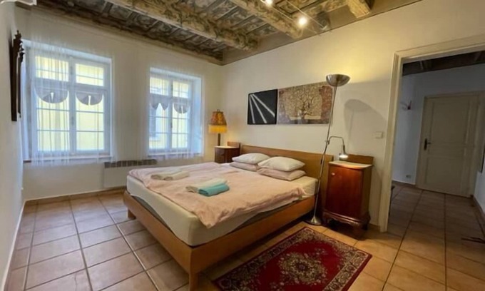 Mala Strana Apartment | Historical Apartment with Balcony and Family-Friendly Amenities