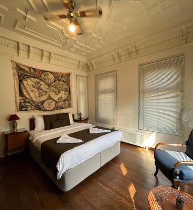 Istanbul City Center Apartment | Elegant Historic Greek Pavilion on the Golden Horn, Istanbul