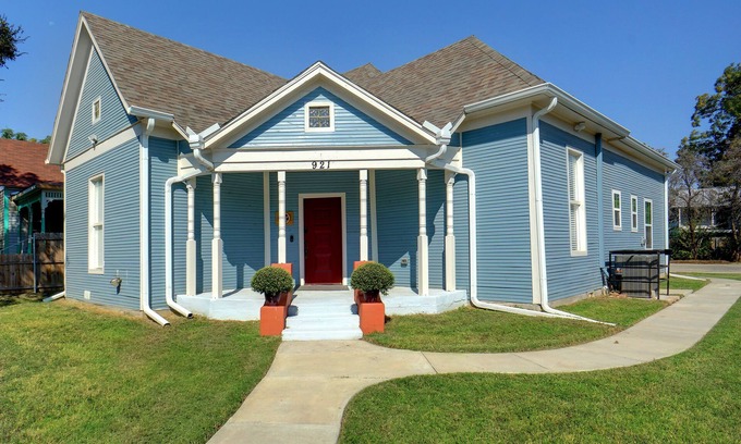 Fort Worth House | Historic Retreat Near Cultural District & Stockyards