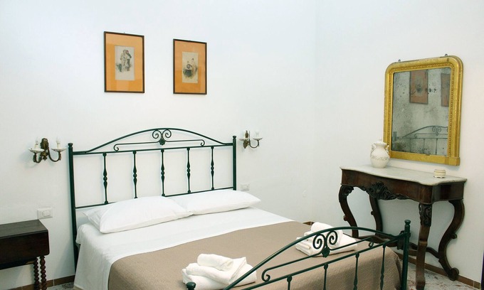 Lecce Historic Center Bed & Breakfast | Experience History at Palazzo Sambiasi - Rated 10/10