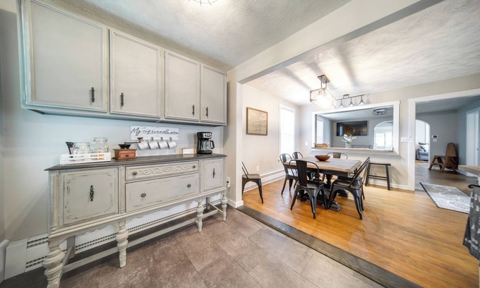 Cambridge Springs Cottage | Historic Magnesia Springs Home: Ideal for Kayaking Adventures