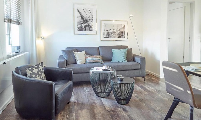 Wismar Apartment | Historic Ohlerich Speicher: Pet-Friendly Retreat in Wismar