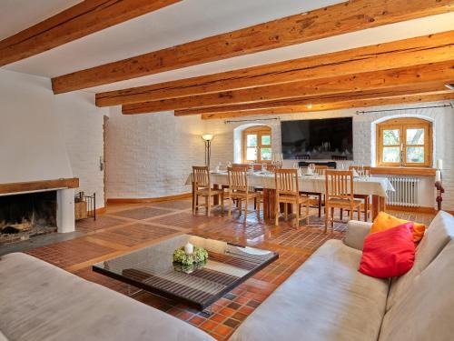 Fuerstenzell House | Historisches Bauernhaus mit Show-Küche & Kamin