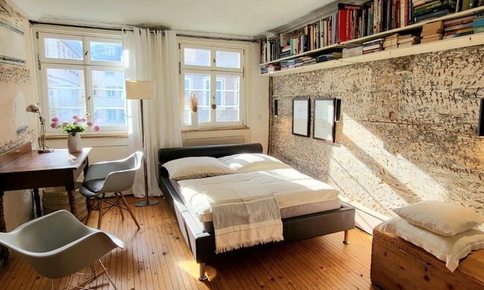 Innenstadt Apartment | Historic Monument in the Heart of the Old Town with Dining