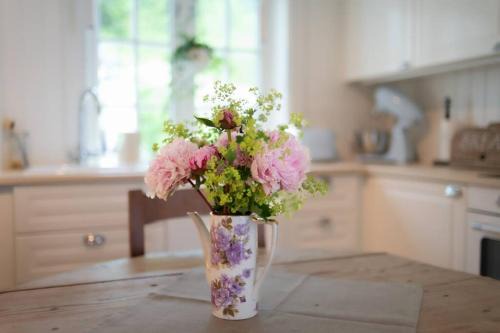 Asane Apartment | Historic Charm & Modern Comfort Near Bergen, Guest Rated 9.8